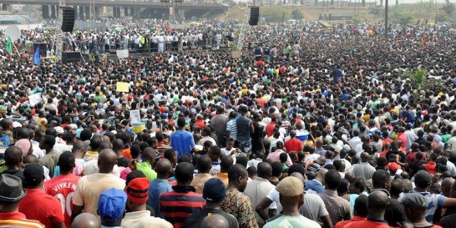 NIGERIA-CROWD1-660x330