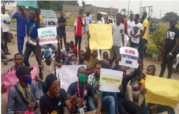 Kwara State Undergraduate Students Protest Against Schools Closure