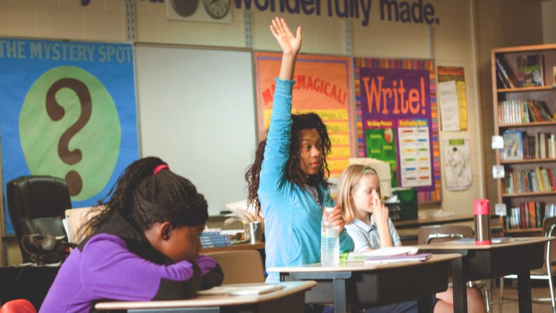 raising-hands-in-class